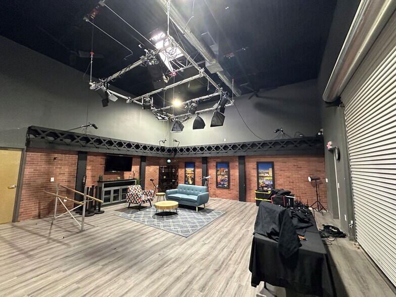 More Photos Of 12301 Rojas Dr, El Paso Light Distribution For Sale