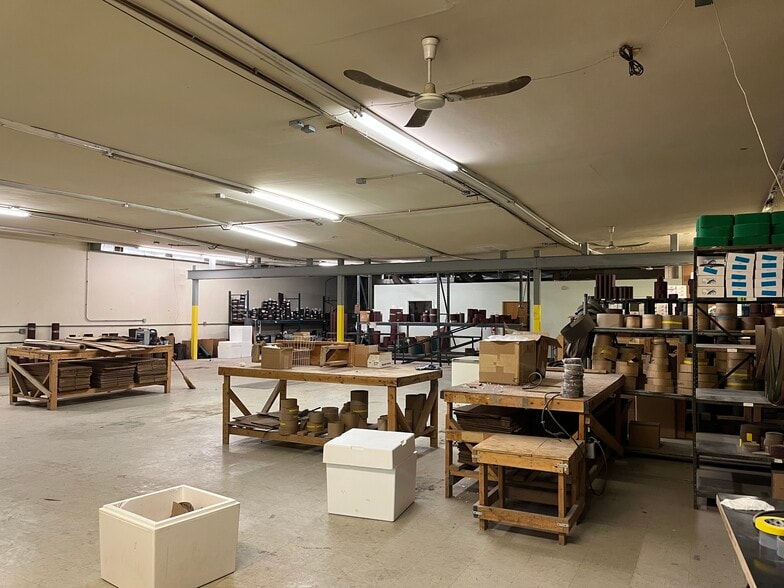 More Photos Of 1728 E New York St, Indianapolis Light Distribution For Sale