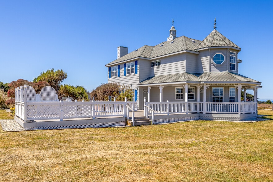 More Photos Of 19351 Del Mar Dr, Fort Bragg Specialty For Sale