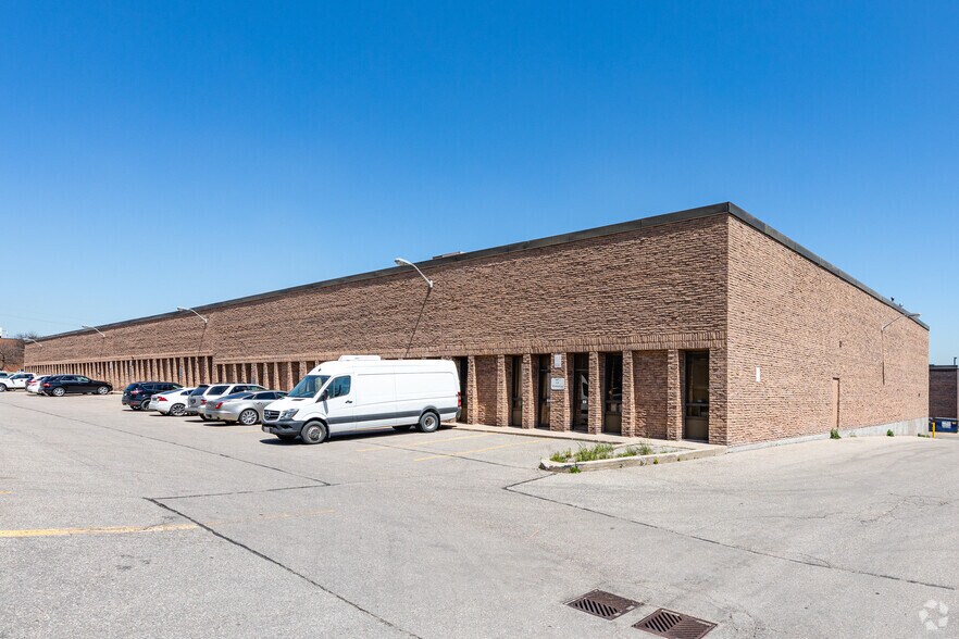 More Photos Of 1050 Kamato Rd, Mississauga Unknown For Lease