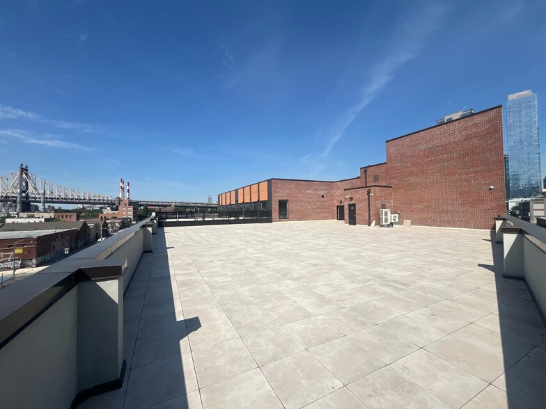 More Photos Of 9-03 44th Rd, Long Island City Service For Lease