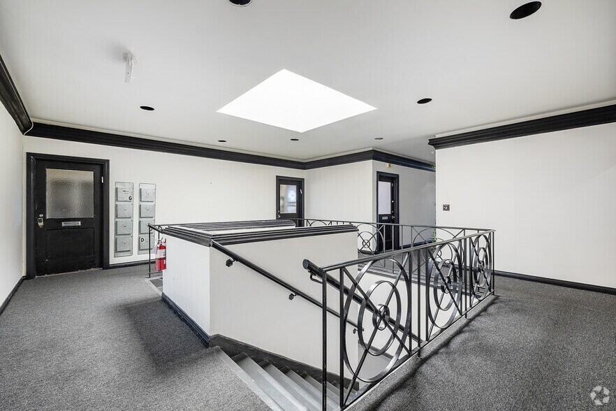 More Photos Of 7956-7958 Beverly Blvd, Los Angeles Storefront Retail Office For Lease
