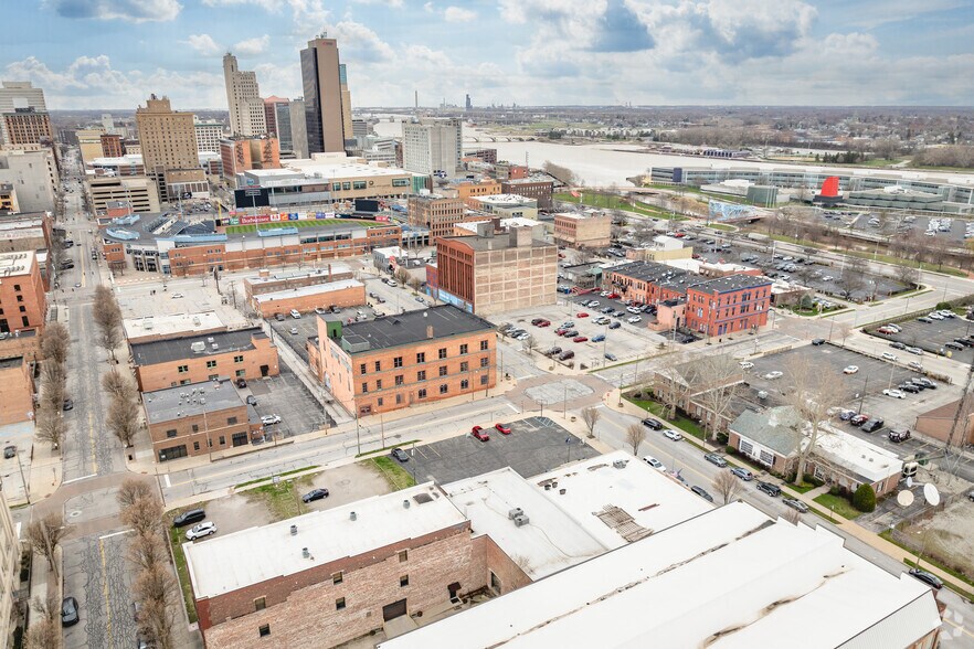 More Photos Of 111-113 S Superior St, Toledo Office For Sale