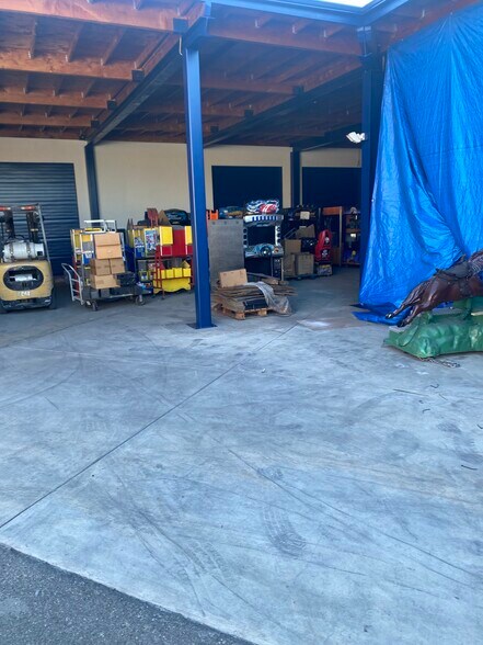 More Photos Of 9281 Borden Ave, Sun Valley Unknown For Lease