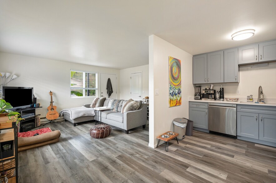 More Photos Of 200 Rainier Blvd N, Issaquah Multifamily For Sale