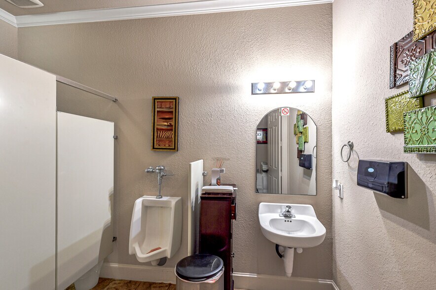 More Photos Of 1846 Snake River Rd, Katy Medical For Lease