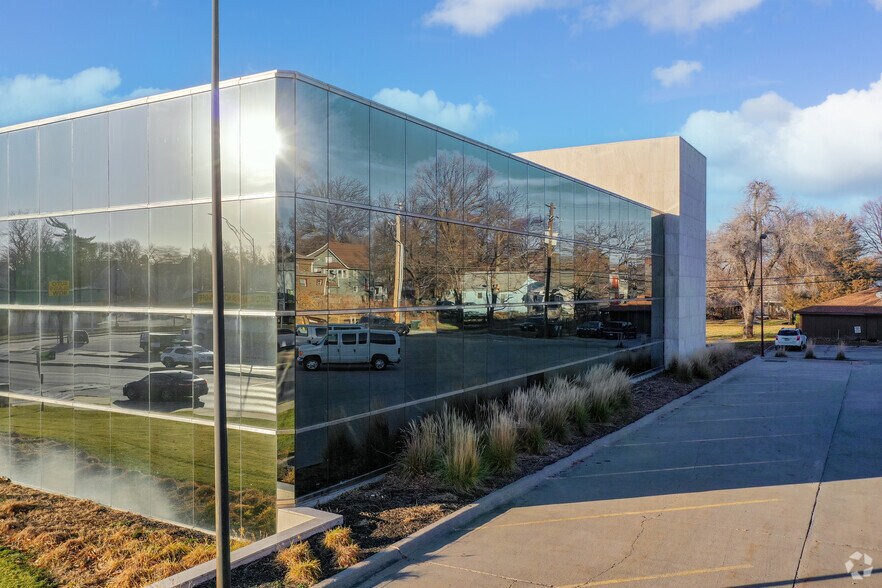 More Photos Of 2900 O St, Lincoln Office For Lease