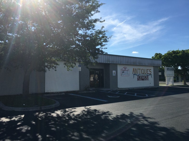 More Photos Of 4224 S Cleveland Ave, Fort Myers Unknown For Lease