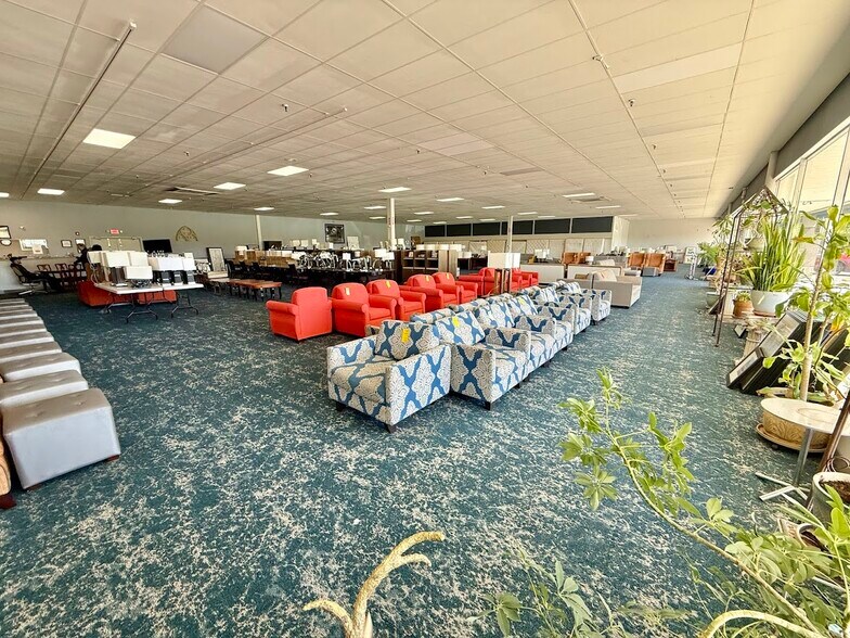 More Photos Of 4805-4825 Salem Ave, Dayton Unknown For Lease