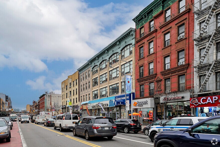 More Photos Of 4 W 125th St, New York Office For Lease