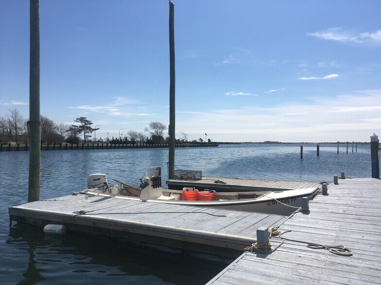 More Photos Of 405 Woodcleft Ave, Freeport Land For Sale