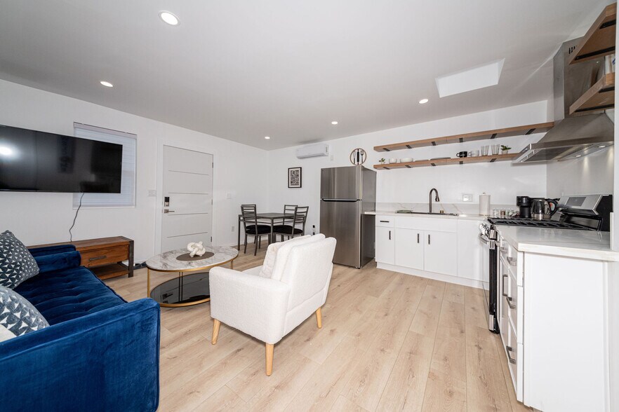 More Photos Of 11315 Tiara St, North Hollywood Apartments For Sale