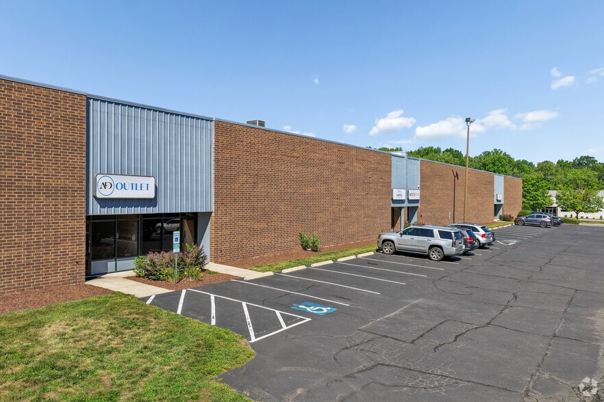 More Photos Of 4101 Revolution Park Dr, Charlotte Unknown For Lease