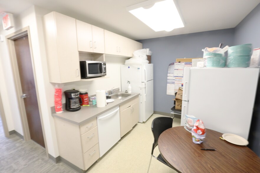 More Photos Of 17534 Royalton Rd, Strongsville Medical For Lease