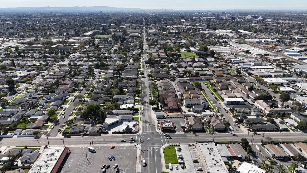 More Photos Of 887 N Glassell St, Orange Freestanding For Lease