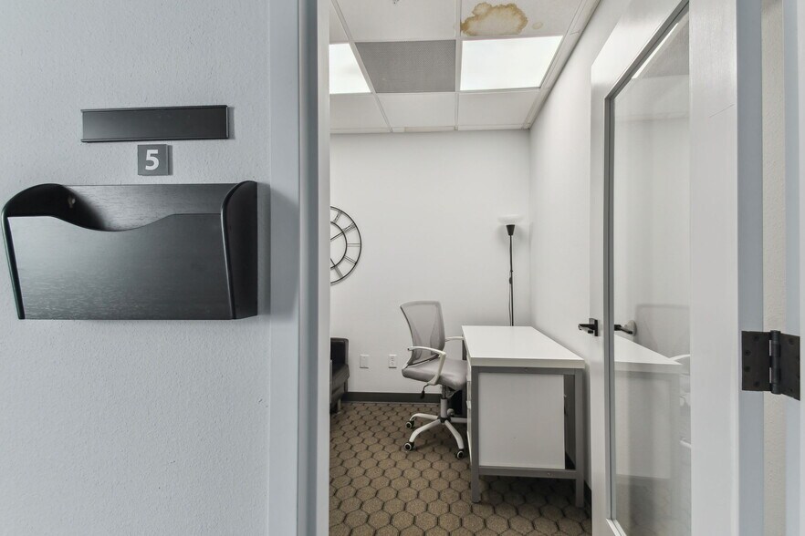 More Photos Of 1925 E 6th Ave, Tampa Office For Sale