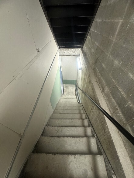 More Photos Of 106-14 Astoria Blvd, Flushing Office Residential For Lease