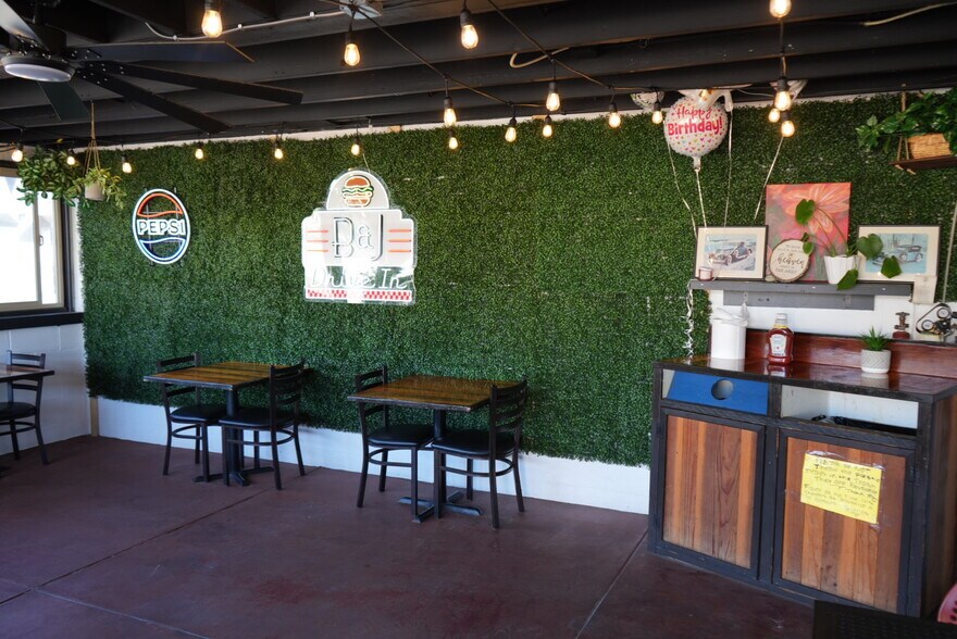 More Photos Of 1876 E Main St, Ventura Freestanding For Sale