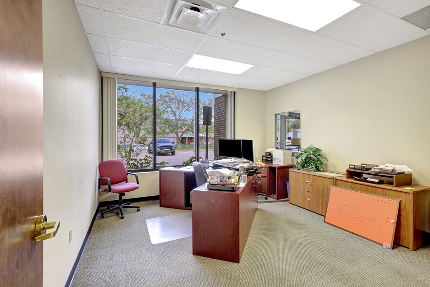 More Photos Of 5620 W Sligh Ave, Tampa Loft Creative Space For Lease