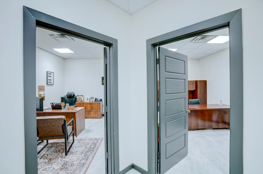 More Photos Of 300 Santa Fe Trl, Duncanville Freestanding For Sale