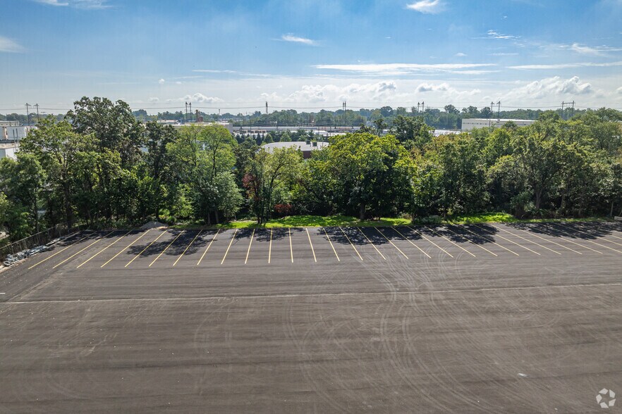 More Photos Of 14 Home News Row, New Brunswick Warehouse For Lease