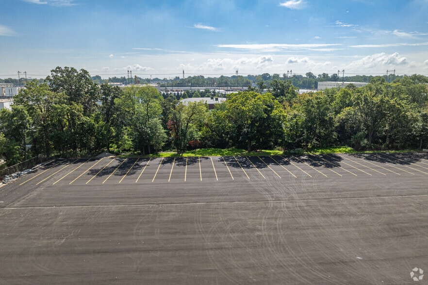 More Photos Of 14 Home News Row, New Brunswick Warehouse For Lease