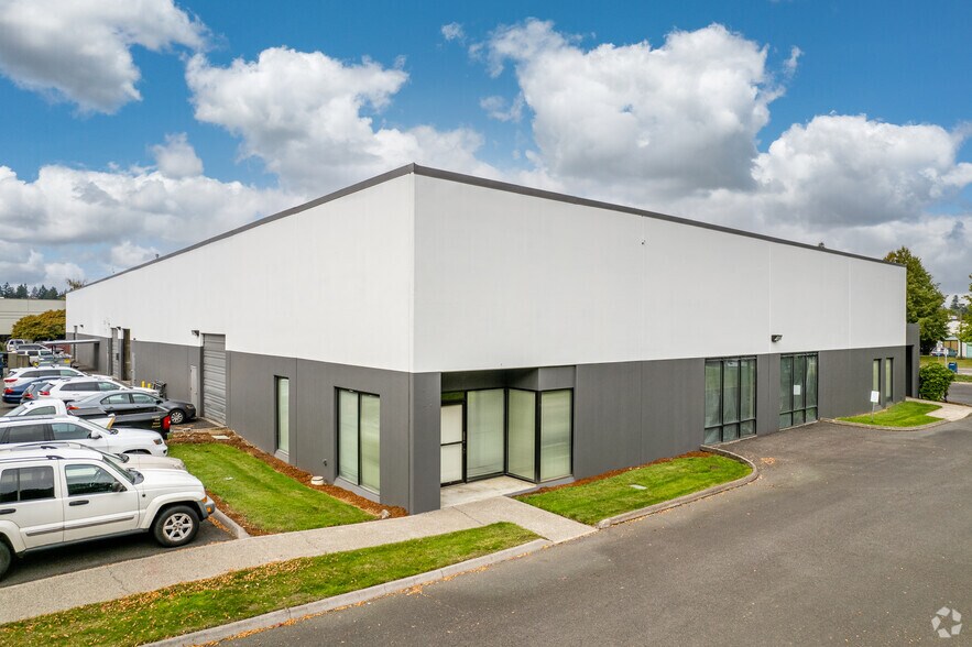 More Photos Of 11013 NE 39th St, Vancouver Manufacturing For Lease