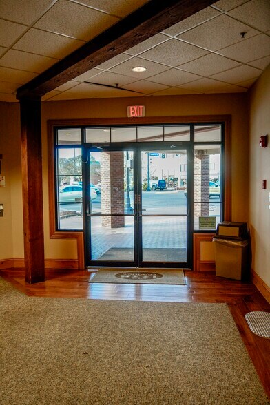 More Photos Of 1338 Commerce Ave, Longview Office For Sale