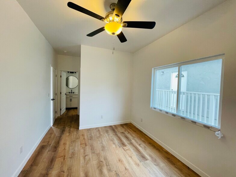 More Photos Of 6737-43 Thomson Ct, San Diego Apartments For Sale