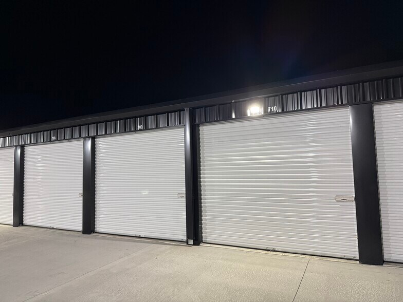 More Photos Of 1308 Adair Ct SW, Cedar Rapids Self Storage For Sale