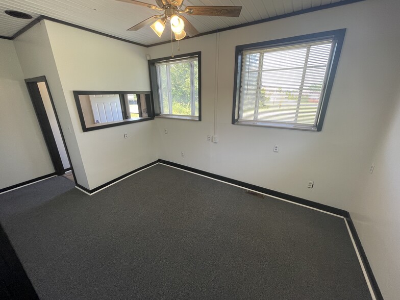 More Photos Of 10 Rhoda St, Farrell Flex For Lease