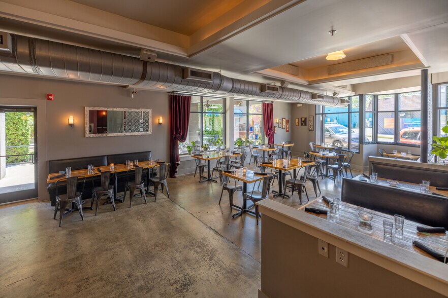 More Photos Of 743 Haywood Rd, Asheville Restaurant For Sale