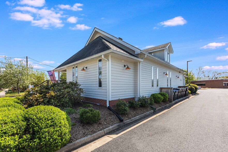 More Photos Of 410 Pelham St, Fredericksburg Office For Lease