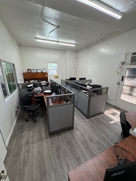 More Photos Of 1451-1453 Malvern Ave, Los Angeles Warehouse For Sale