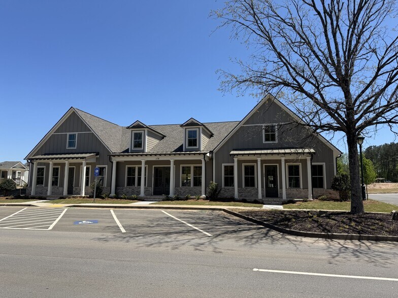 More Photos Of 178 River Green Ave, Canton General Retail For Sale