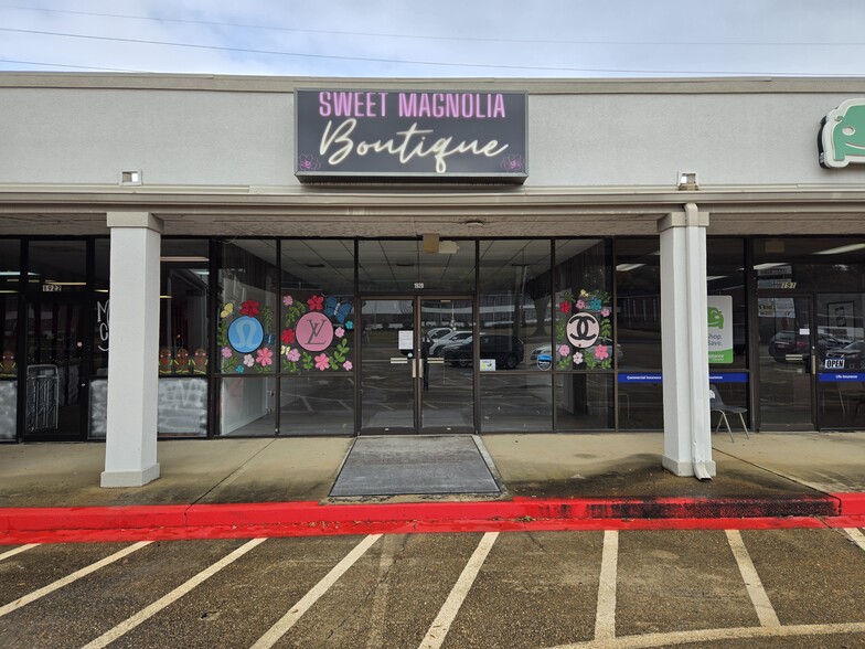 Primary Photo Of 1900-1940 Military Rd, Columbus Storefront For Lease