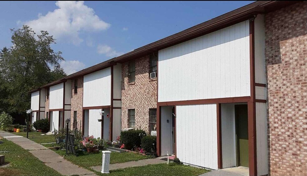 More Photos Of 237 Sherrad St, Marlinton Apartments For Sale