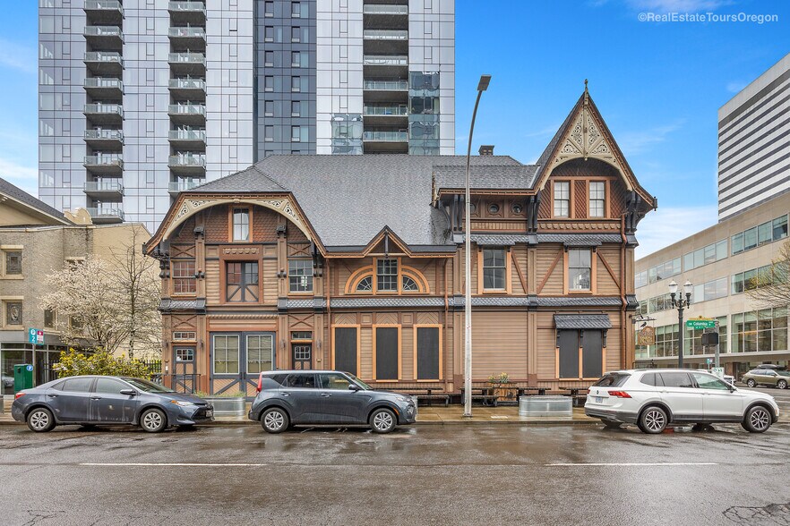 More Photos Of 1331 SW Broadway St, Portland Restaurant For Sale