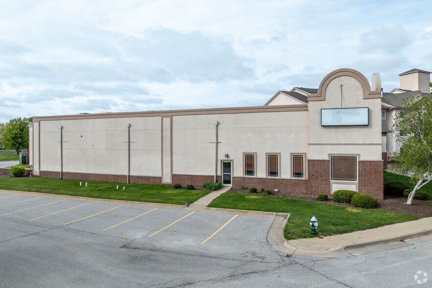 More Photos Of 1780 Stonegate Center Dr, Burlington Hotel For Lease