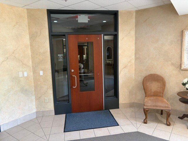More Photos Of 2555-2565 E Calumet St, Appleton Office For Sale