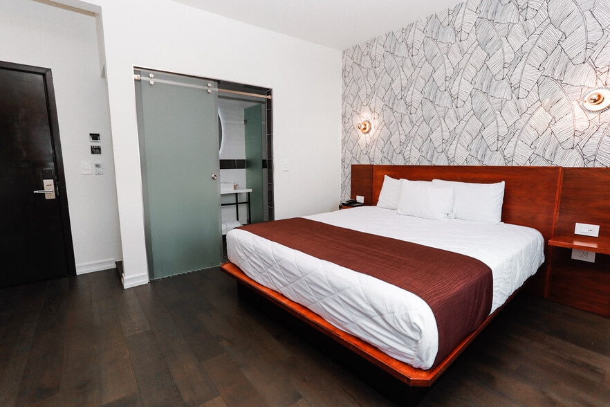 More Photos Of 3206 W 8th St, Los Angeles Hotel For Sale