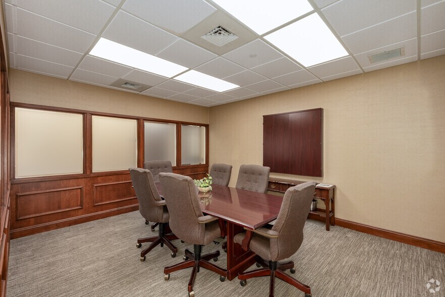 More Photos Of 370 Main St, Worcester Coworking Space