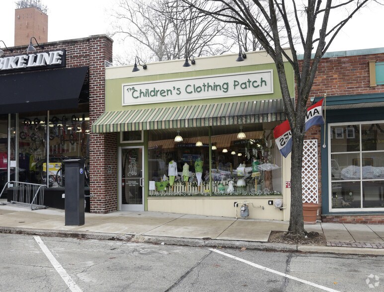 Primary Photo Of 163 W Lancaster Ave, Wayne Storefront For Lease