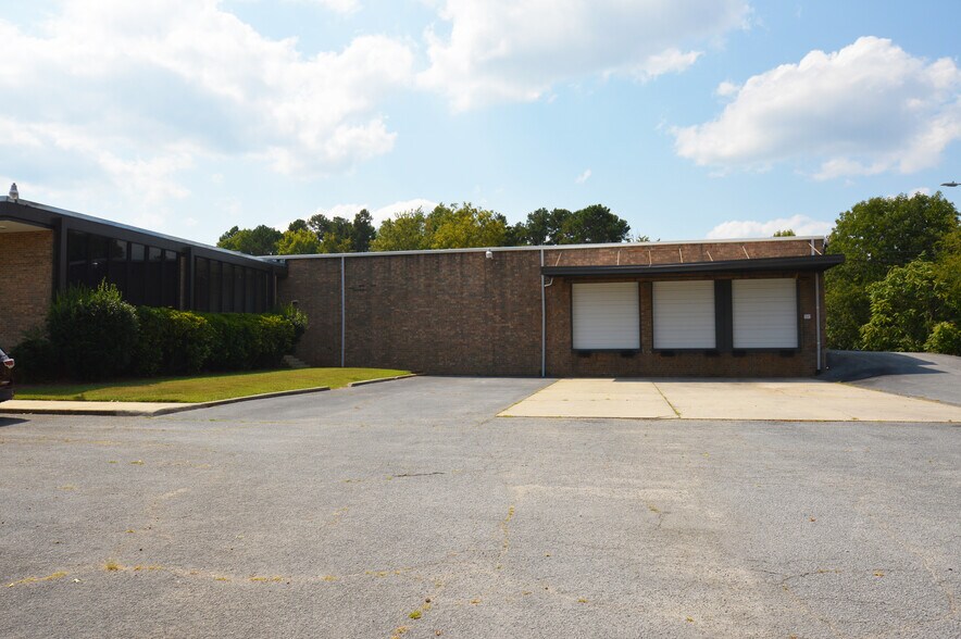 More Photos Of 2040 Brevard Rd, High Point Warehouse For Lease