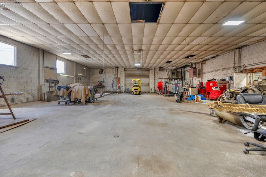 More Photos Of 201 E St, Lemoore Auto Repair For Sale