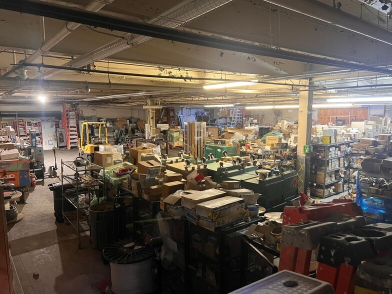 More Photos Of 230-234 S 5th Ave, Mount Vernon Light Distribution For Sale