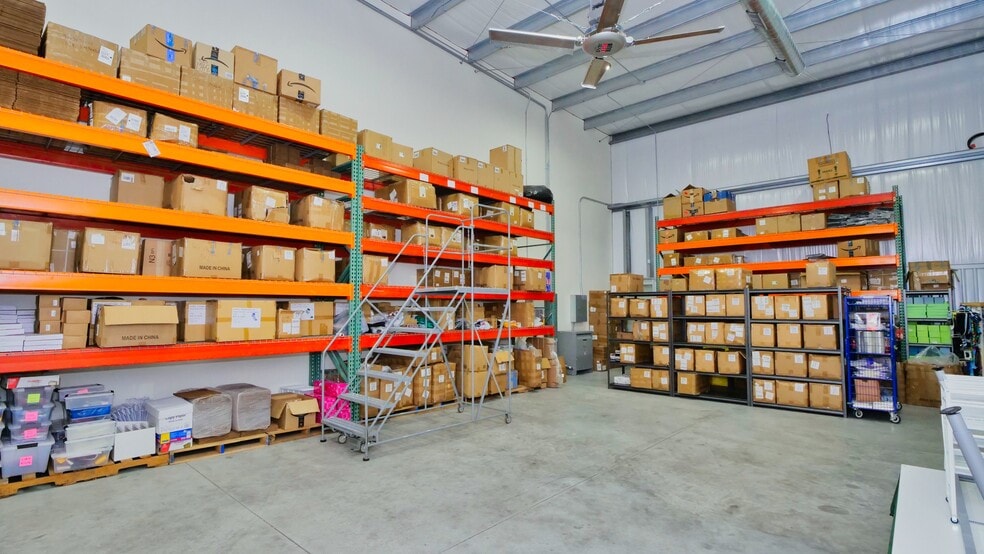 More Photos Of 3730 N Mason Rd, Katy Flex For Lease