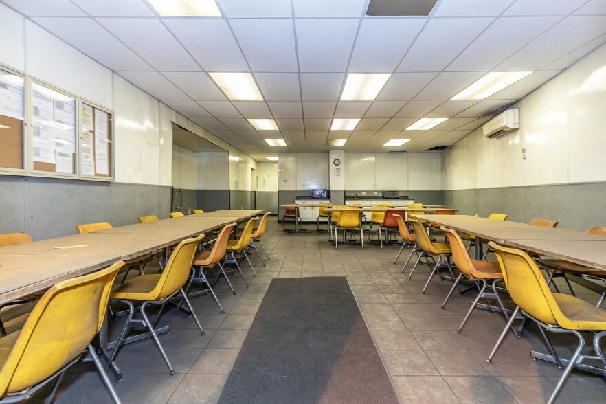 More Photos Of 283 N Main St, Fredericktown Industrial For Sale