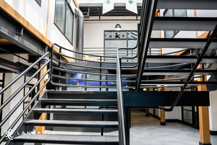 More Photos Of 2100 N Main St, Fort Worth Unknown For Lease