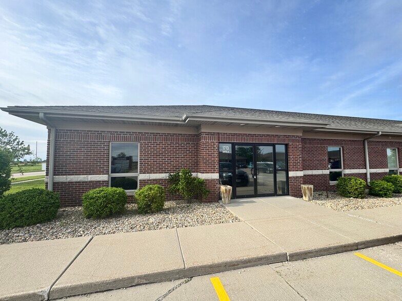 Primary Photo Of 1713 Tullamore Ave, Bloomington Medical For Lease